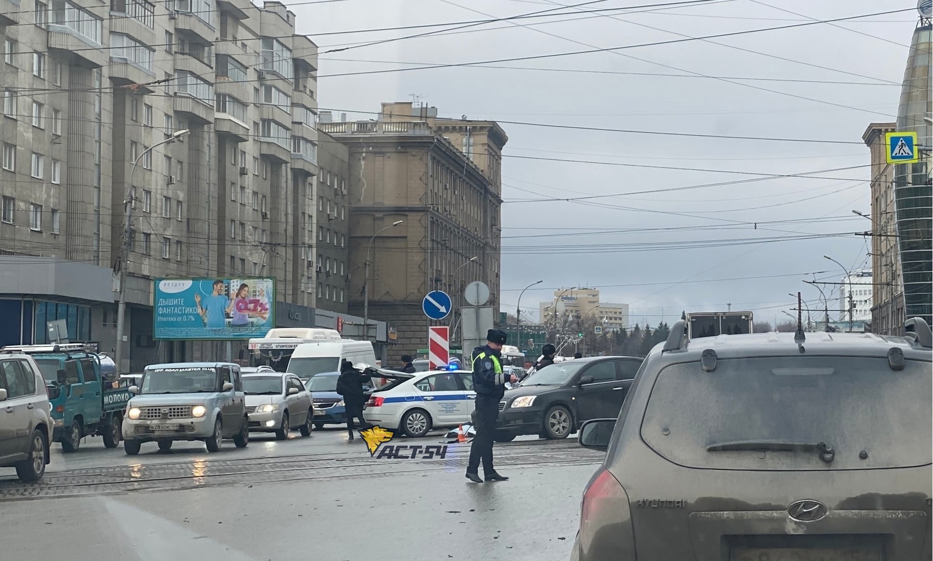 В Новосибирске задержали водителя, скрывшегося с места смертельного ДТП на  Серебренниковской