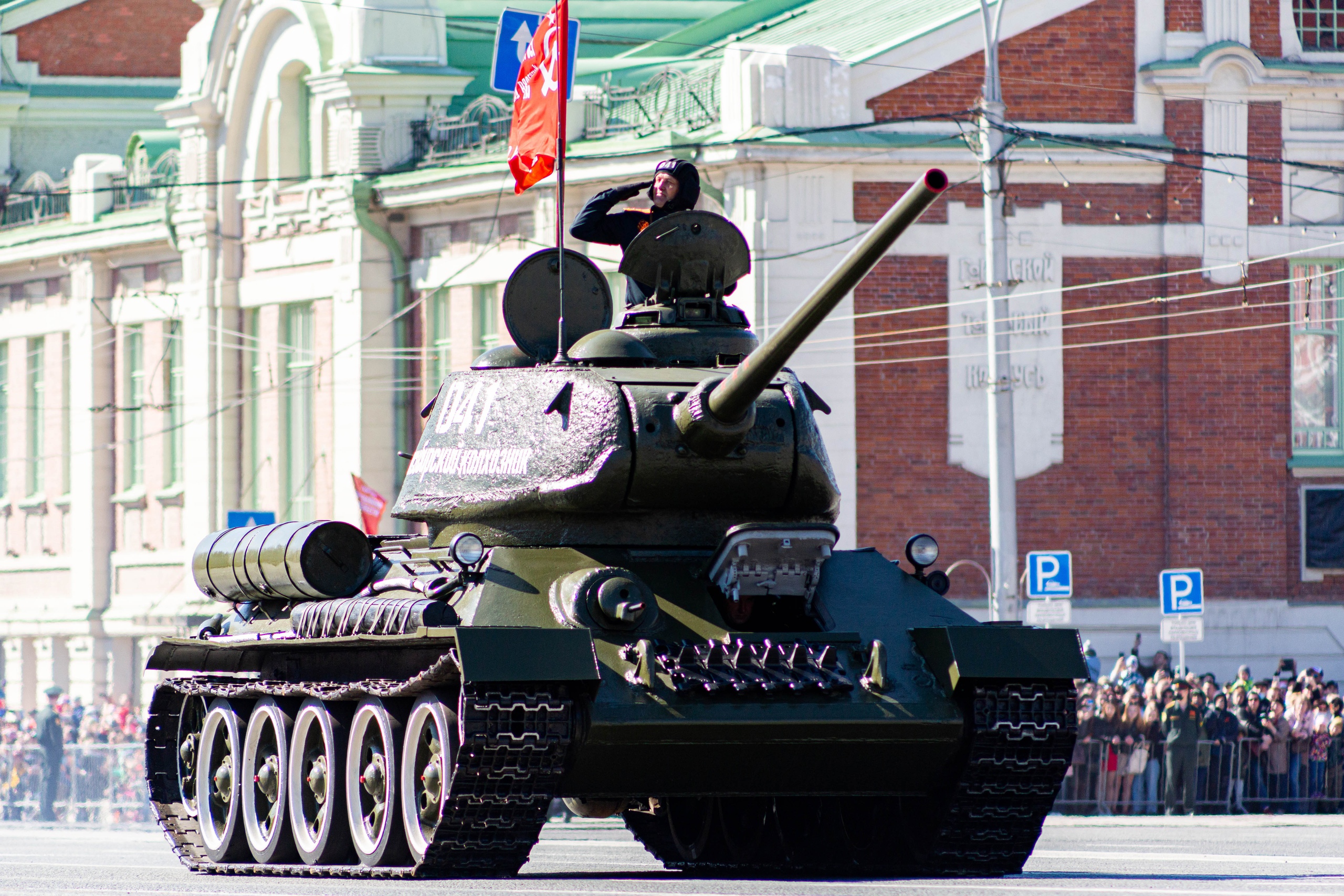 Новосибирск 5 мая. Парад в Новосибирске 2021 9 мая. Военный парад 9 мая в Новосибирске 2021. Парад Победы в Новосибирске 9 мая 2021. Танк т34 9 мая.