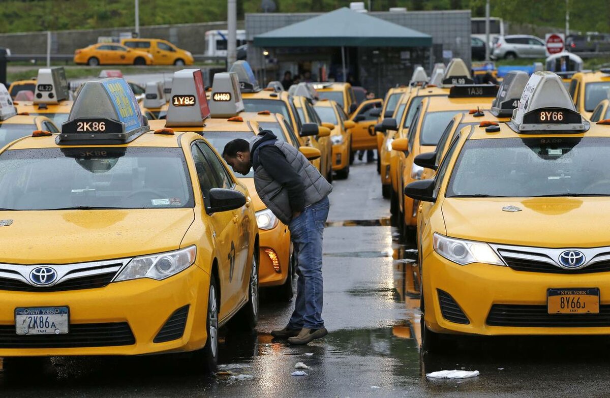 Удаленные сотрудники на оформление водителей такси