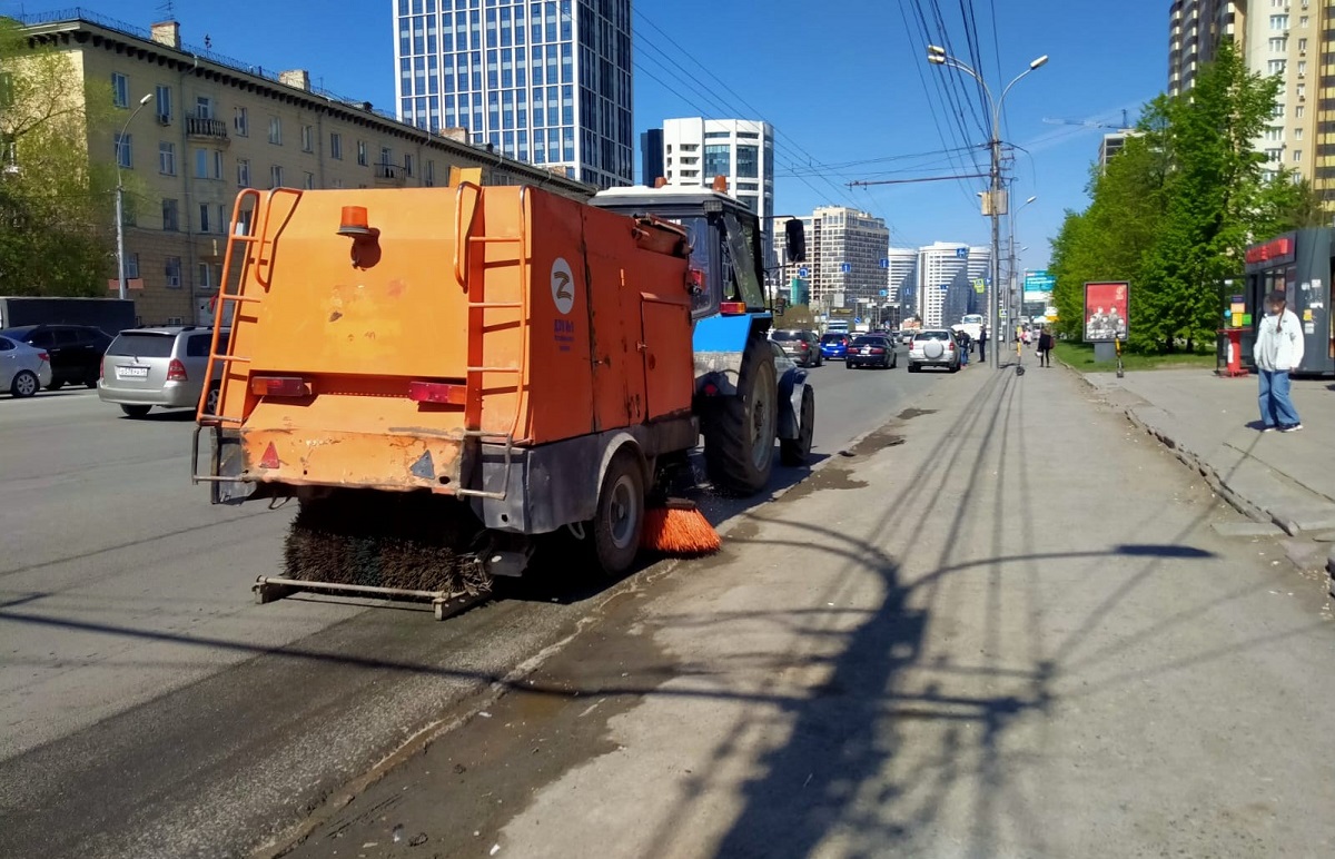 В Новосибирске на 42 единицы пополнился парк уборочной техники