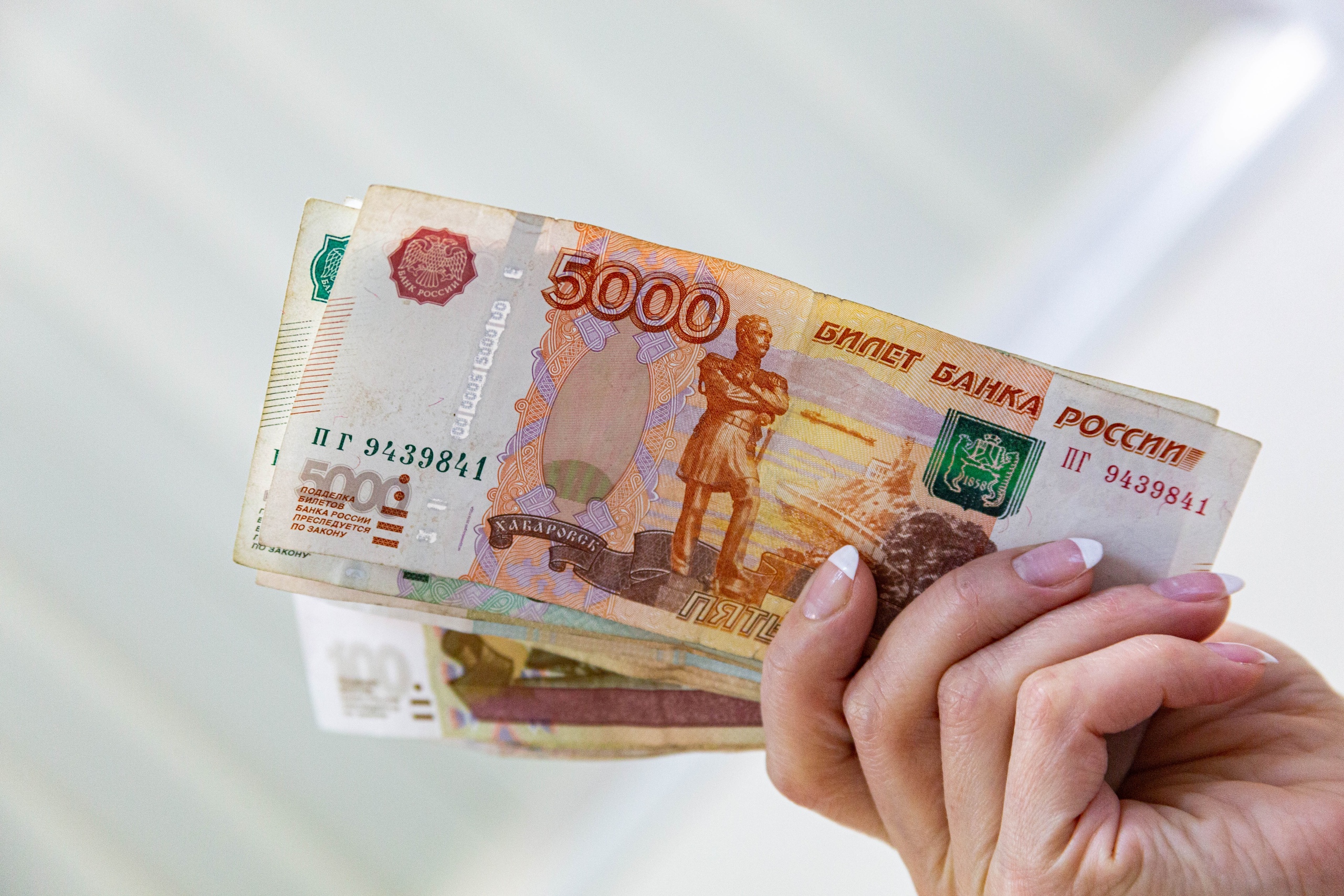 Кто получит по 10 000 рублей на ребенка: стала известна дата поступления  выплаты к школе в августе 2023 года