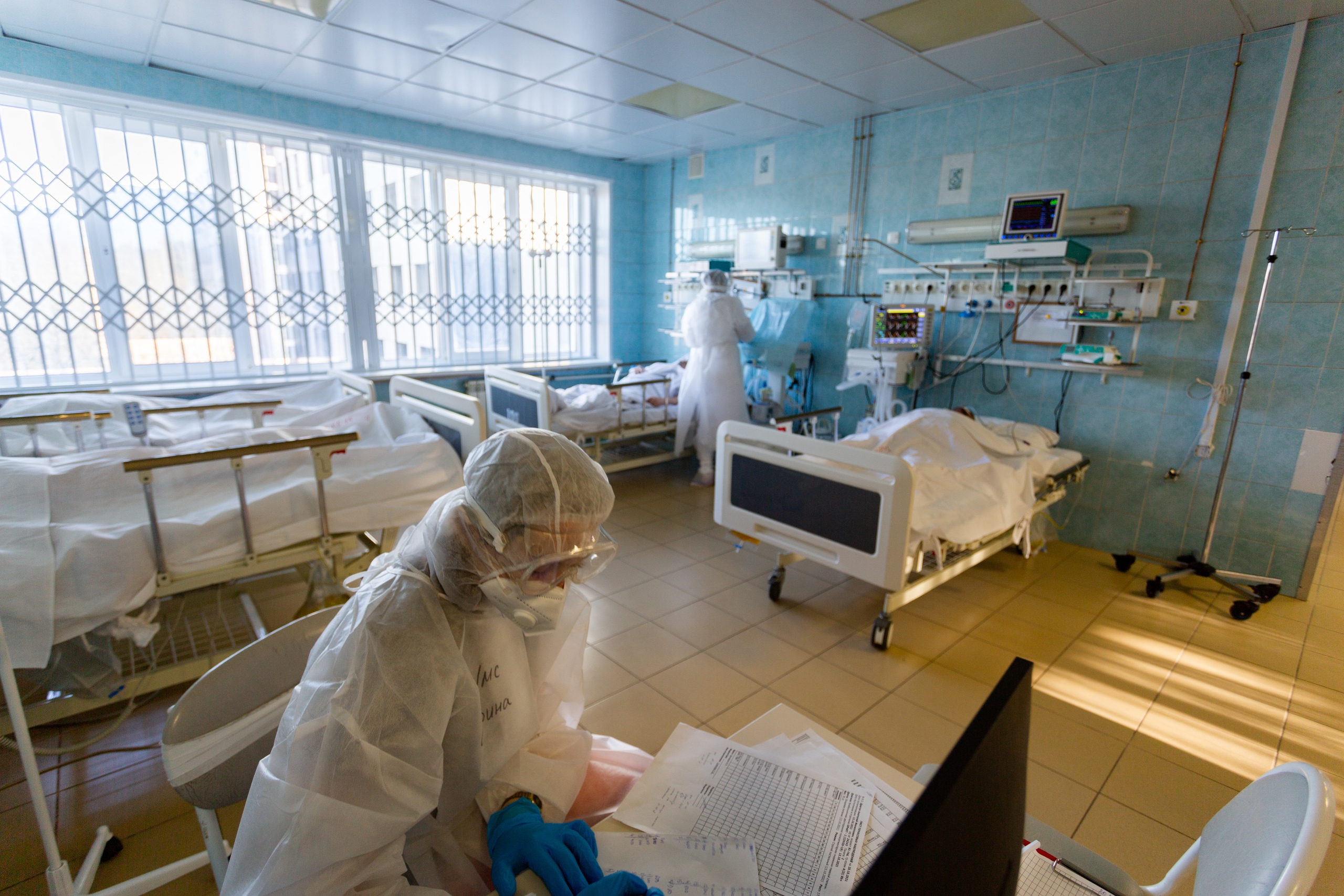 Коронавирус 27. Ковидный госпиталь в Новосибирске. Экстренное отделение больницы. Ковидные госпитали в России.
