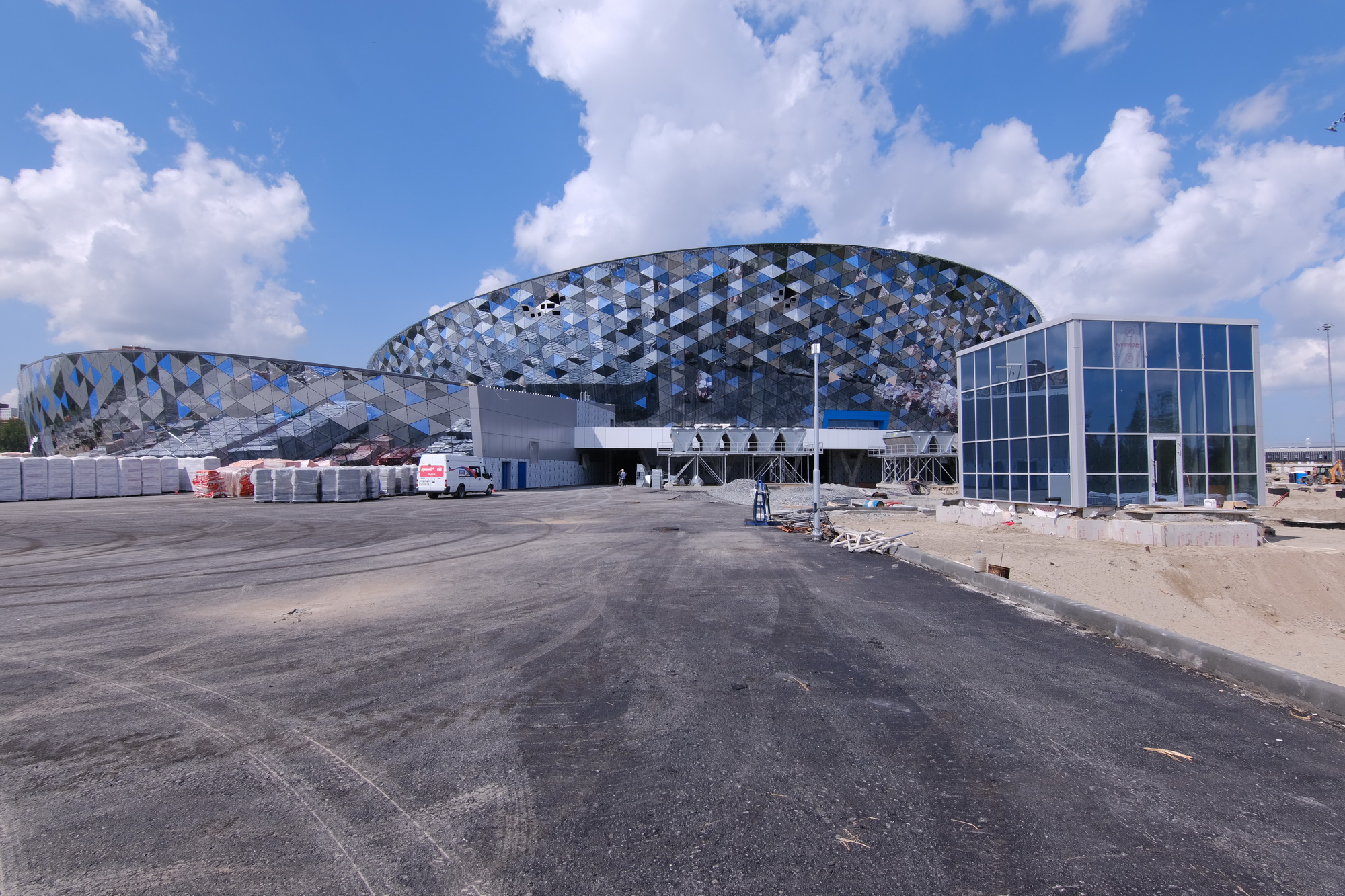 Новая хоккейная Арена в Новосибирске сейчас