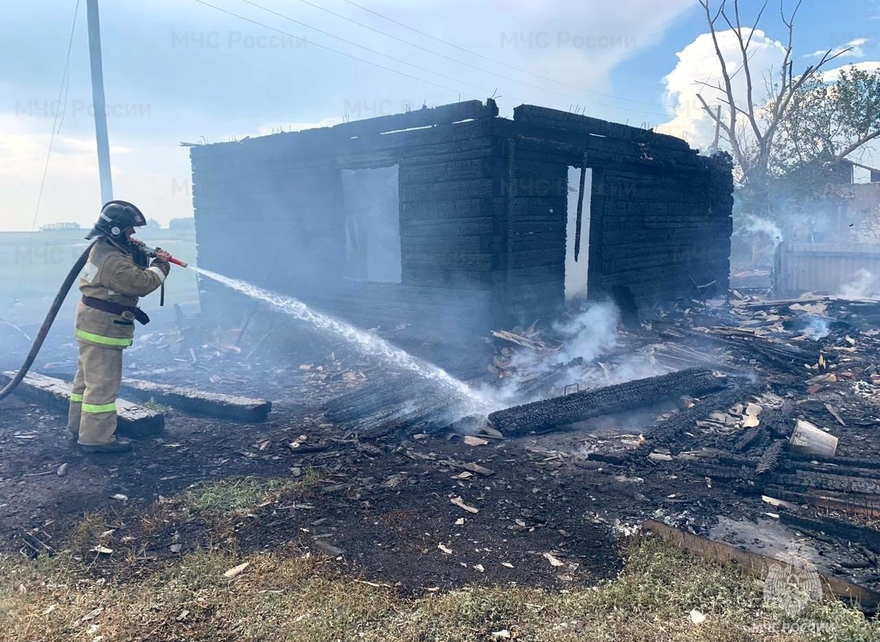 В Новосибирской области при пожаре в частном доме погиб пенсионер