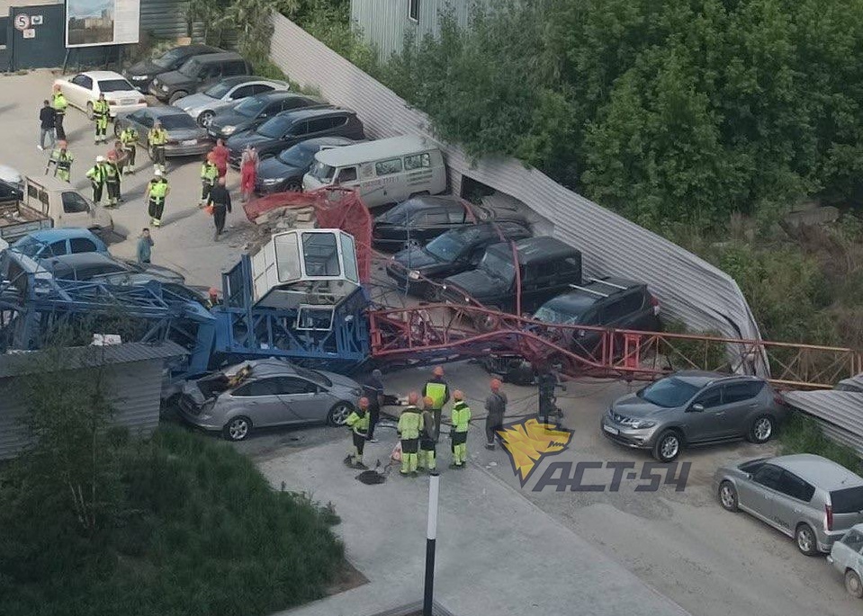 Фото Взрыв на Линейной, самолёт в поле и падение крана: самые страшные ЧП 2023 года в Новосибирской области 10