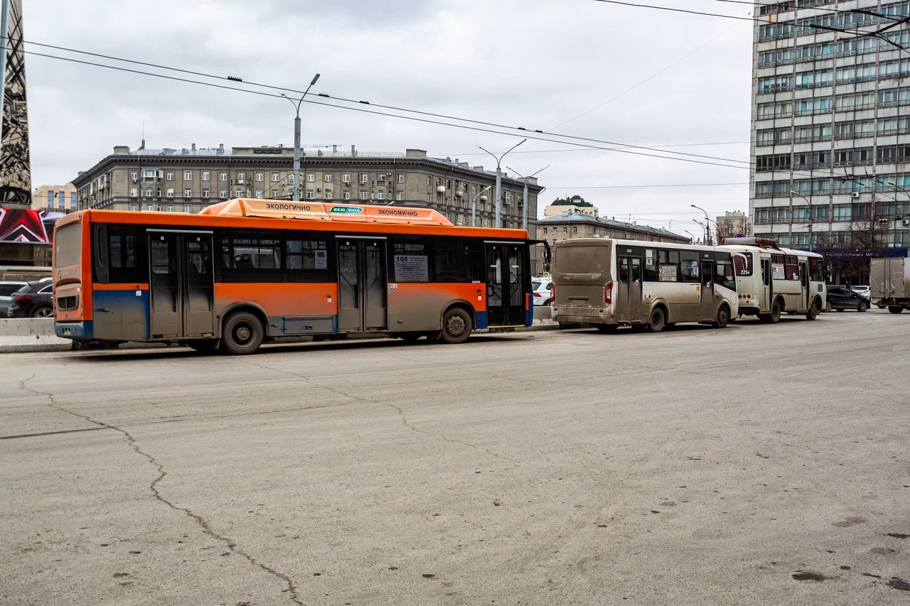 Ремонт трубопроводов в Новосибирске: изменятся маршруты автобуса и маршрутки