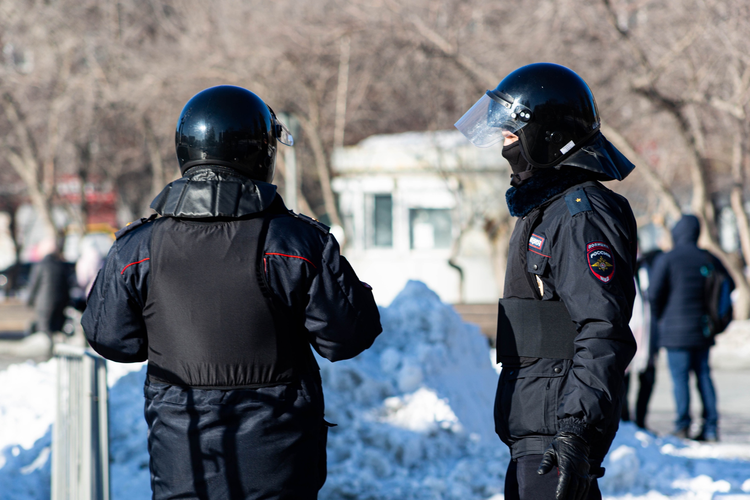 27 ноября новосибирск. Полиция картинки. Фото полицейского. Фото сотрудников полиции. Три полицейских.