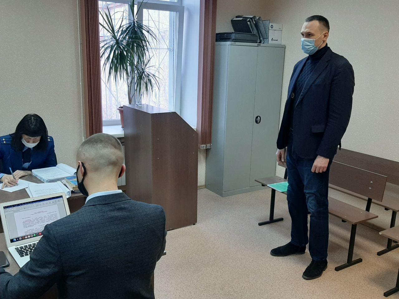 Сми24 главное новости. Лобыня Новосибирск депутат. Выступление в суде.