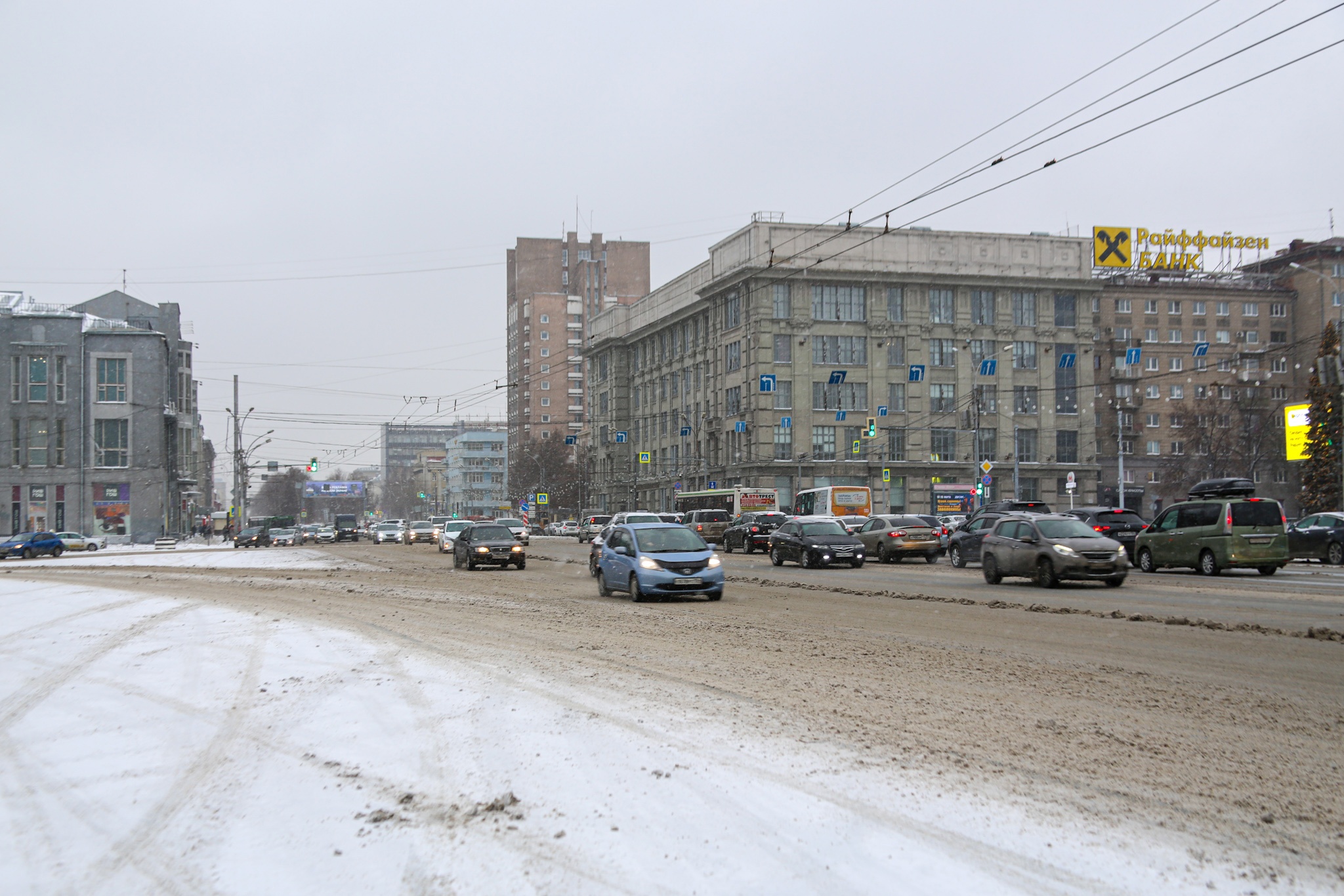 Движение грузовых автомобилей запретят в Новосибирске с 10 апреля