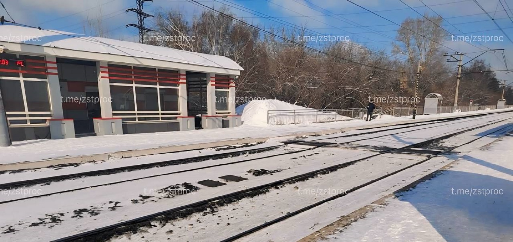 Поезд сбил школьницу на переезде в Первомайском районе Новосибирска