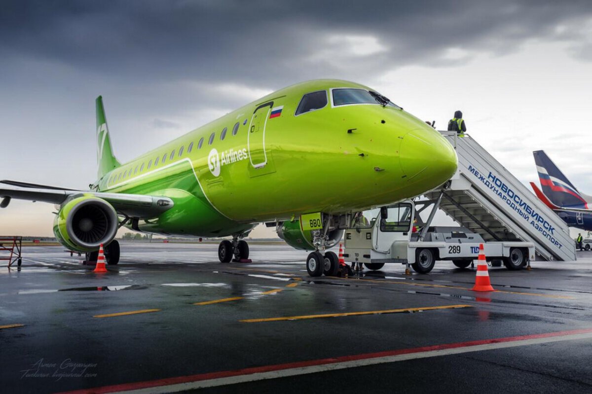 Как нарисовать s7 airlines самолет