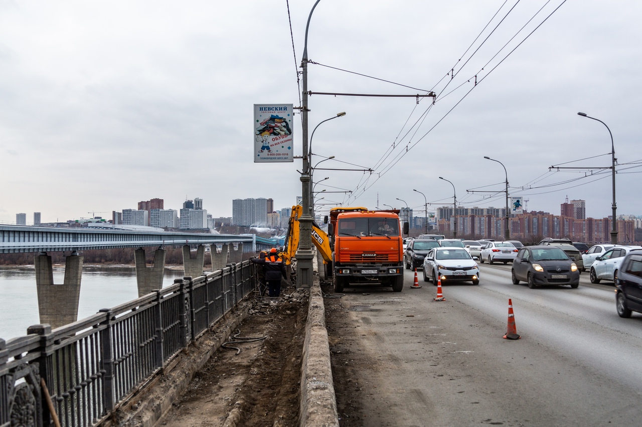 октябрьский мост омск где находится