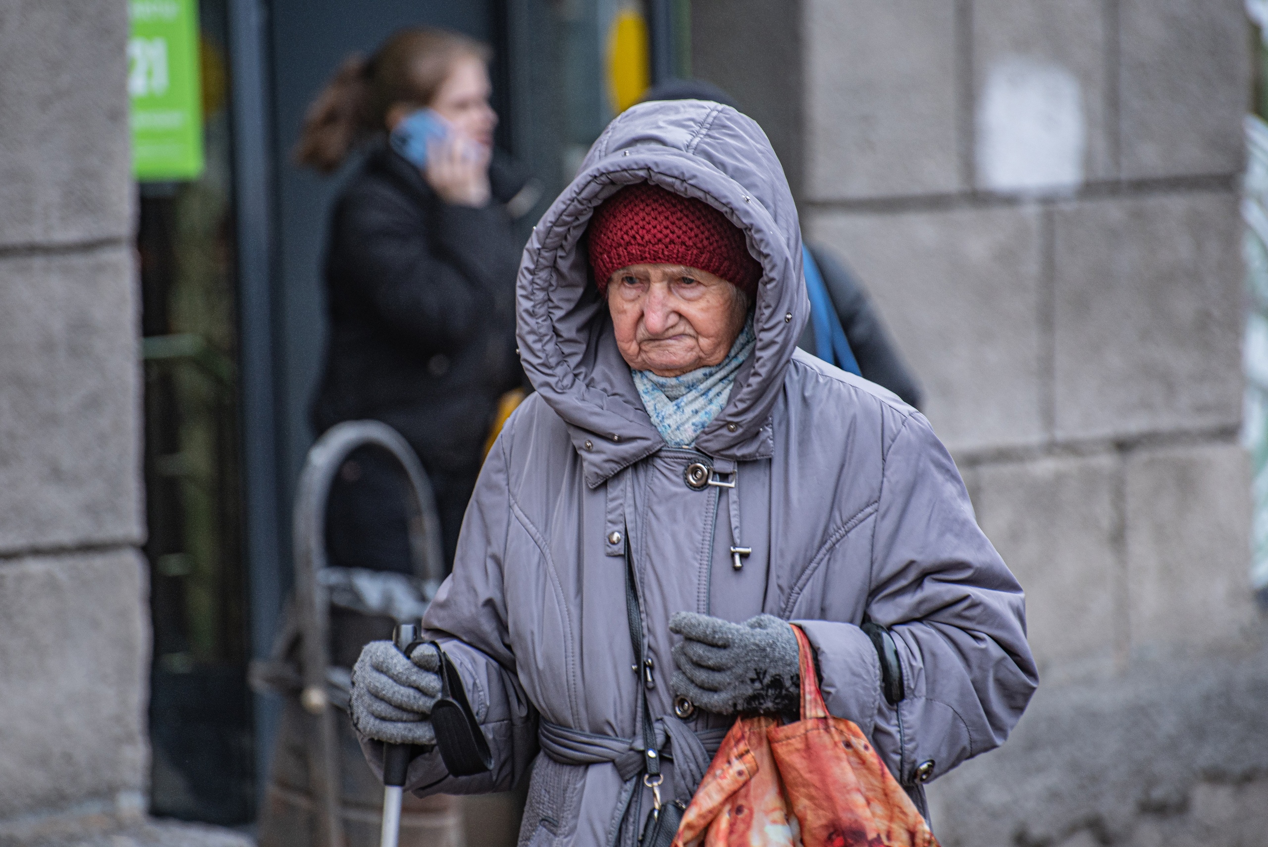 Что ждет пенсионеров неработающих с 1 апреля. Бедность в России. Пенсионеры фото. Пенсионеры пенсия.